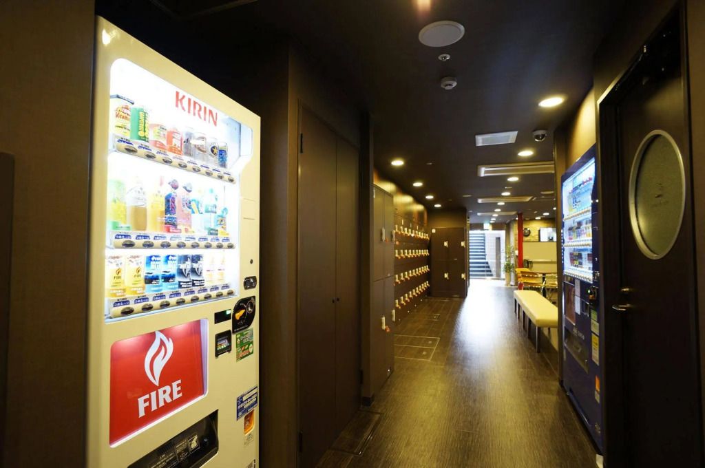 Capsule Hotel B&S Eco-Cube Shinsaibashi