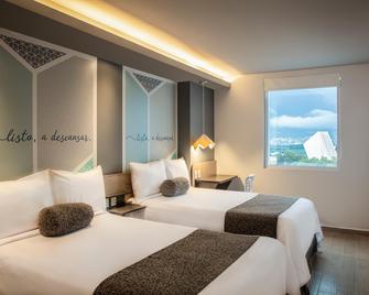 One San Luis Potosi Glorieta Juarez - סן לואיס פוטוסי - חדר שינה