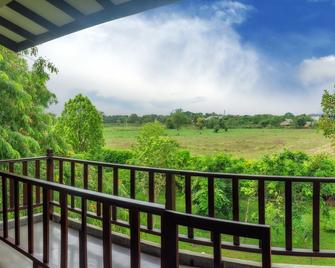 Camellia Resort and Spa - Sigiriya - Balcón