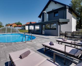 Cozy home in Stubicke Toplice with sauna - Stubičke Toplice - Piscina