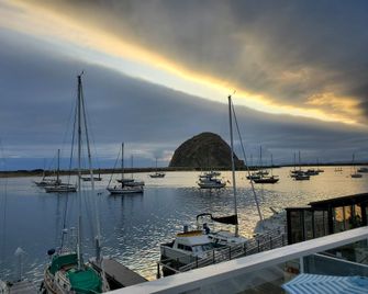 Gray's Inn & Gallery - Morro Bay