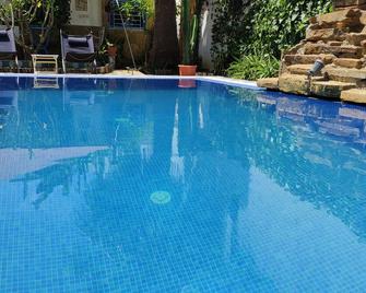 Dar Yemma is a haven of peace and tranquillity. - Arcila - Piscina