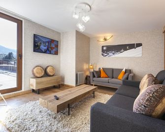 Hotel Base Camp Lodge - Bourg Saint Maurice - Bourg-Saint-Maurice - Wohnzimmer