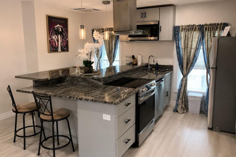 Private Room #2 in 4BR Fall River Stay Urban Haven