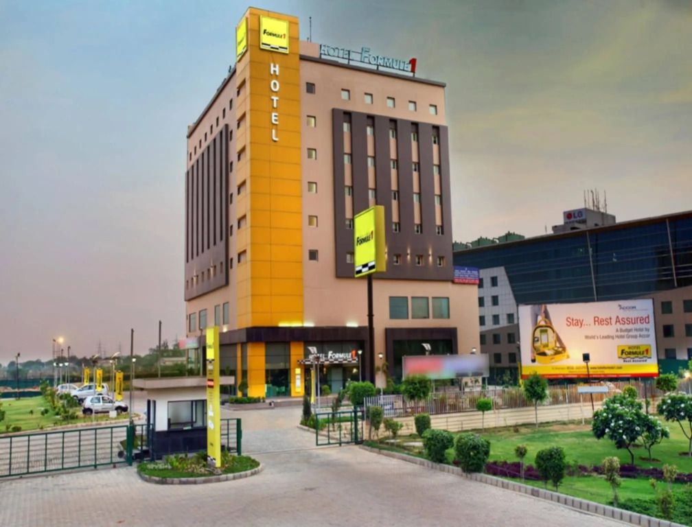 Hotel Caspia Pro Greater Noida