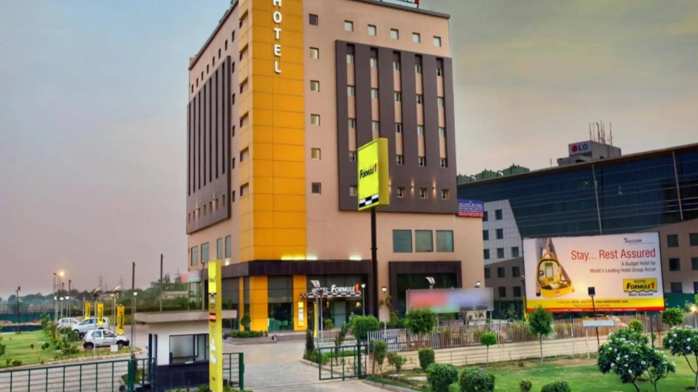 Hotel Caspia Pro Greater Noida