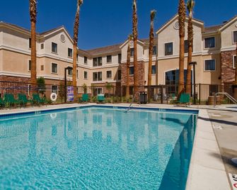 Staybridge Suites Palmdale By IHG - Palmdale - Pool