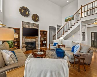 North Gate Getaway - Pet Friendly - Game Room - Colorado Springs - Sala de estar