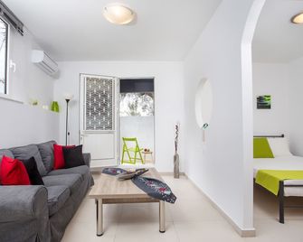 GK Home Apartment I part of Gk Fitness Club - Faliraki - Living room