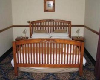 Shepherds Arms Hotel - Wellington - Bedroom