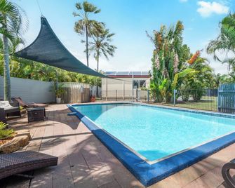 Tasman Holiday Parks - Torquay Palms - Hervey Bay - Pool