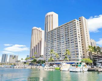 Ilikai Marina Studios - Honolulu - Building