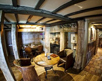 The Pheasant Inn - Chester - Lounge