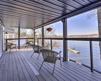 Lakefront Home: 2 Mi to Air Line State Park Trail! - East Hampton - Balcony