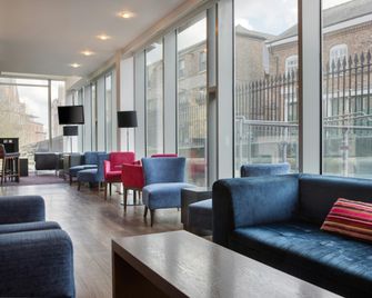 Hampton by Hilton York - York - Salon