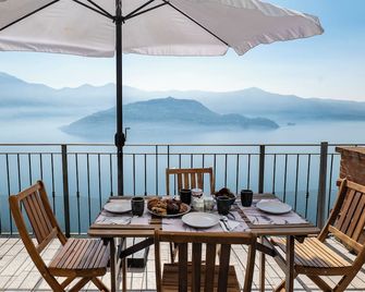 Cherubino 2 - Parzanica - Balcony