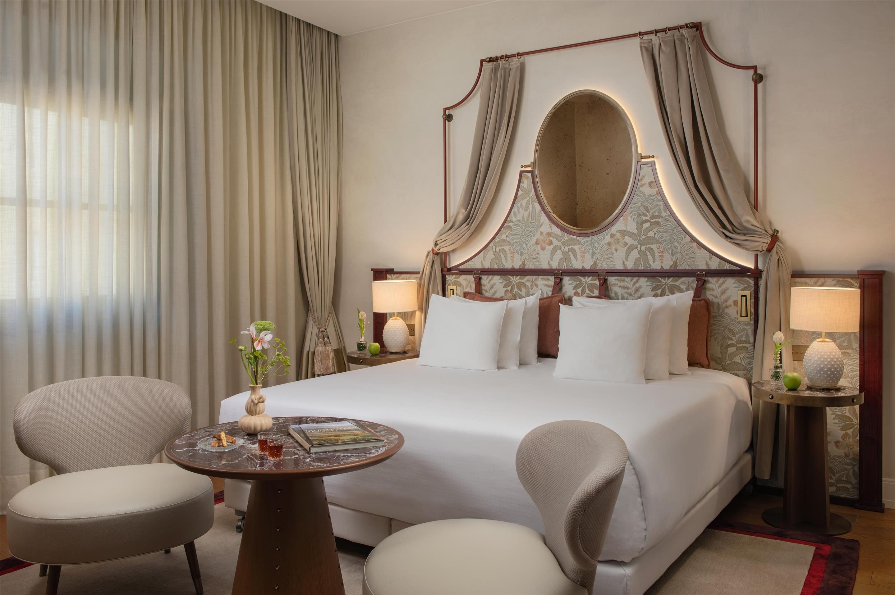 إن إتش كولكشن فيرينزا بورتا روسّا