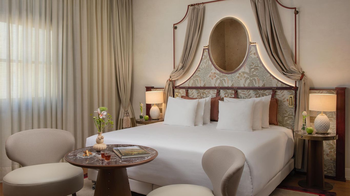 إن إتش كولكشن فيرينزا بورتا روسّا