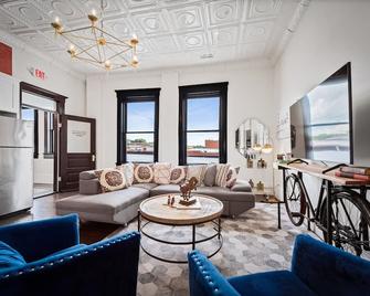 The Lofts on Gault:Brewer, Eclectic style in downtown Fort Payne - Fort Payne - Huiskamer