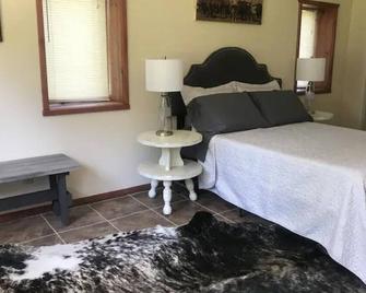 River front property close to the Devils Tower! - Hulett - Habitación