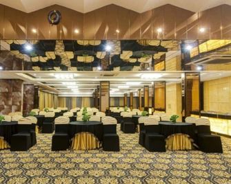 Hotel Aditya - Raipur - Banquet hall