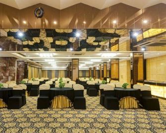Hotel Aditya - Raipur - Banquet hall