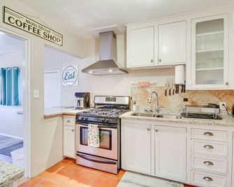 Dog-Friendly Albuquerque Home: 1 Mi to U of NM! - אלבקורקי - מטבח