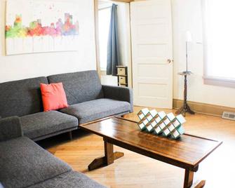 Comfortable Apartment - Pittsburgh's Little Italy - Pittsburgh - Sala de estar