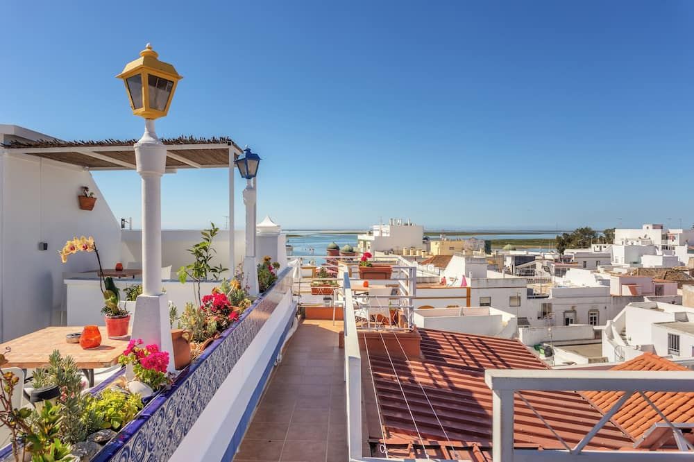 Al - Alojamento Local Pension Bicuar