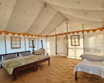 Registhan Guest House - Khuri - Bedroom