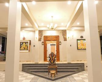 Dwaraka Resorts - Tiruvannāmalai - Lobby