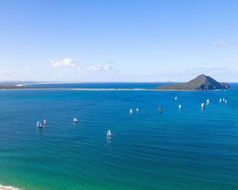 Hideaway 2, 3a Lillian St - filtered water views - Shoal Bay - Pláž