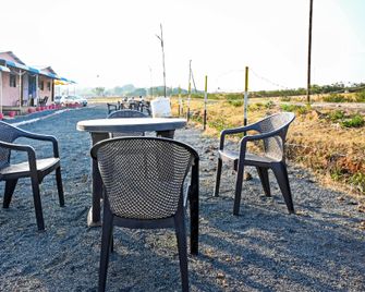 Hotel O Tasya Heritage - Chikhaldara - Patio