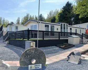 The Shak, Tarbolton, Middlemuir Holiday Park - Ayr - Building