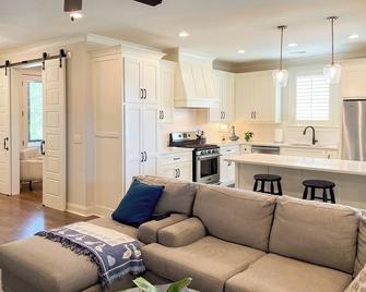 Spacious house in a quiet community in Oxford, Ms. Pet Friendly. - Oxford - Cocina