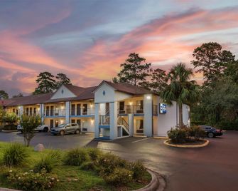 Best Western Tallahassee-Downtown Inn & Suites - Tallahassee - Edificio