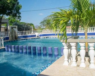 Hotel Palmas del Río Mompox - Mompos - Bazén