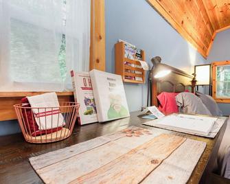 Acorn Cottage at Hocking Vacations - Logan
