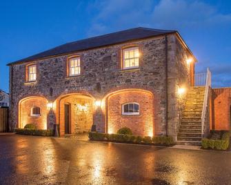 Coach House Boutique B&B - Dromore - Building