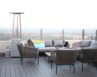 Tower Bliss Apartment - Gaborone - Balcony