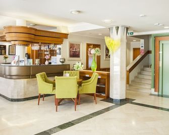Holiday Club Apartman Hotel - Heviz - Receção