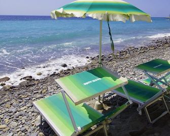 Lora Hotel - Bordighera - Strand