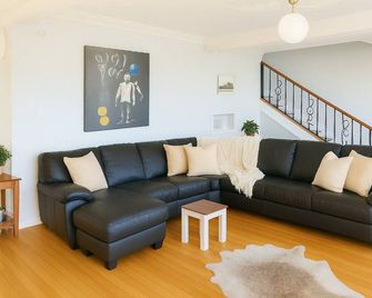 Bach By The Beach - Mount Maunganui - Sala de estar