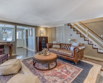 Waterfront Cottage Retreat By Evergreen Home - Becket - Living room