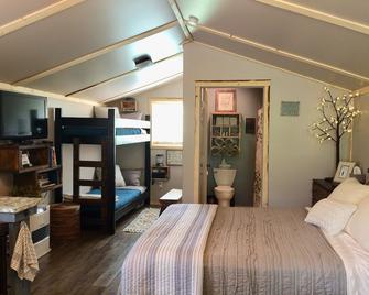 Welcome To The Fiddle Creek Cabin Near Hatcher Pass, Alaska - Palmer - Habitación