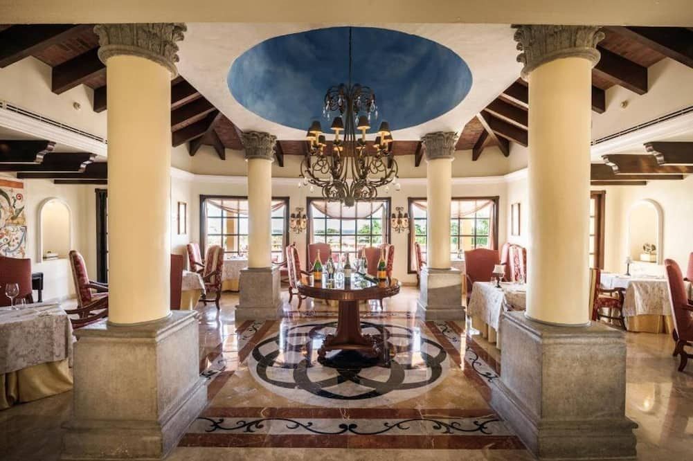 رويال هايداواي بلاياكار شامل جميع الخدمات - للبالغين فقط