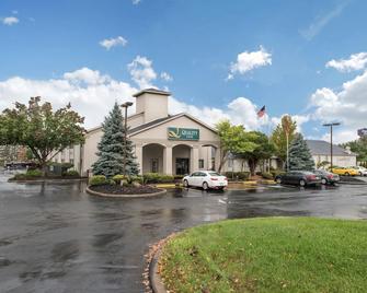 Quality Inn Austintown-Youngstown West - Youngstown - Budova