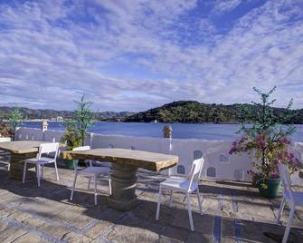 Vitalis Villas - Santiago - Patio