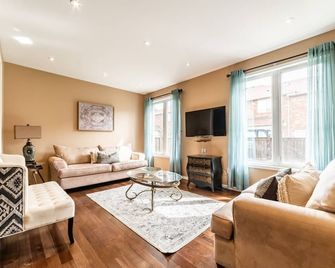 4br Near Hilton Falls - Kelso - Gazebo, Workspace - Milton - Huiskamer
