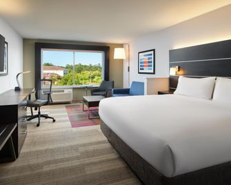 Holiday Inn Express & Suites Brunswick By IHG - Brunswick - Bedroom